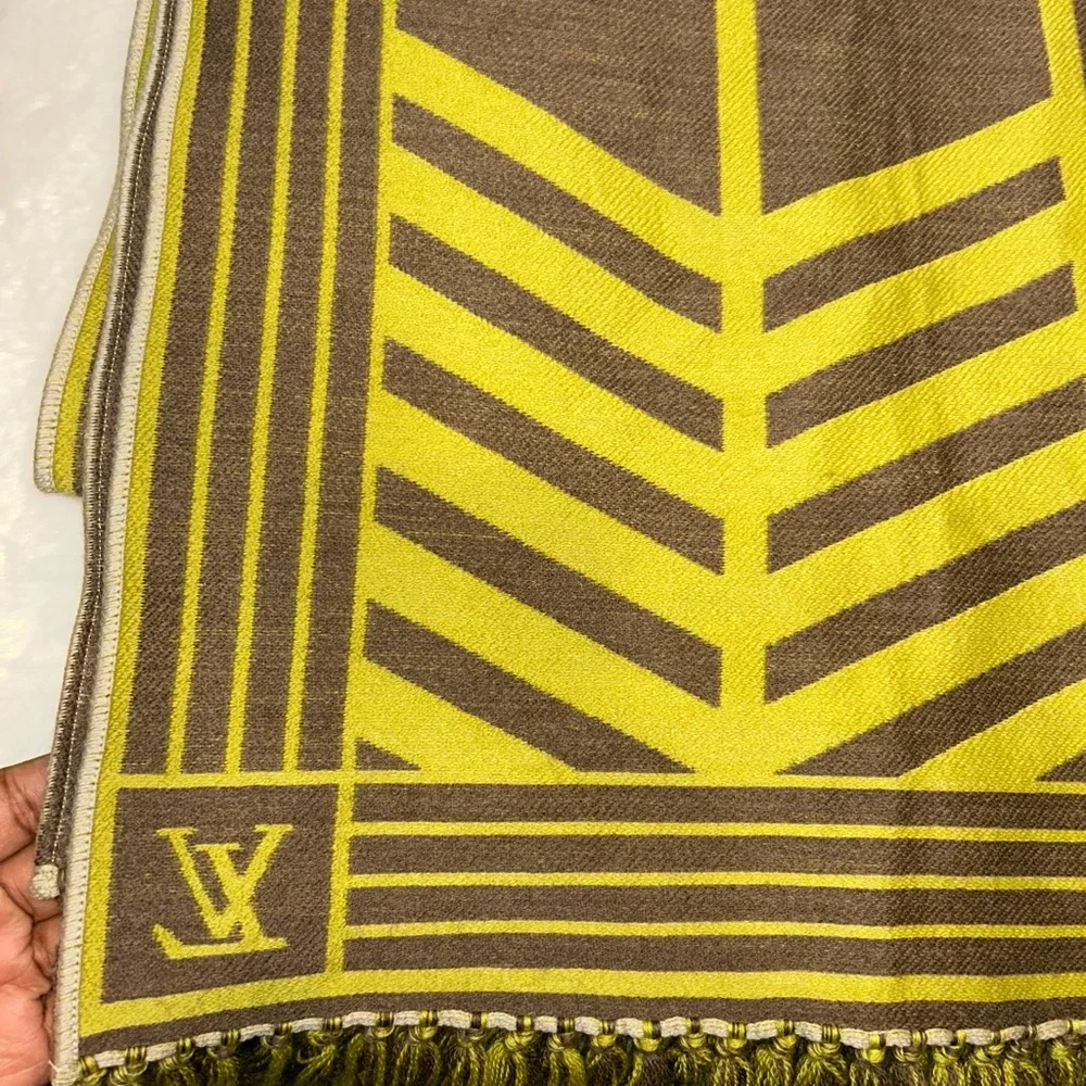 Louis Vuitton Brown & Green Chevron‎ Wool Scarf
